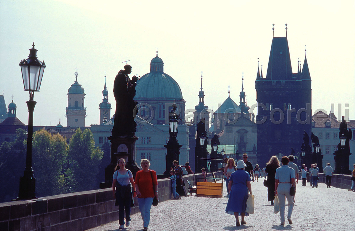 Charles Bridge and Old Town (Mala Strana), Prague, Czech Republic
(cod:Prague 28)